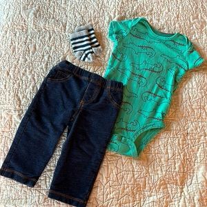 🌈5 for $20 🌈 Carter’s 9 month outfit